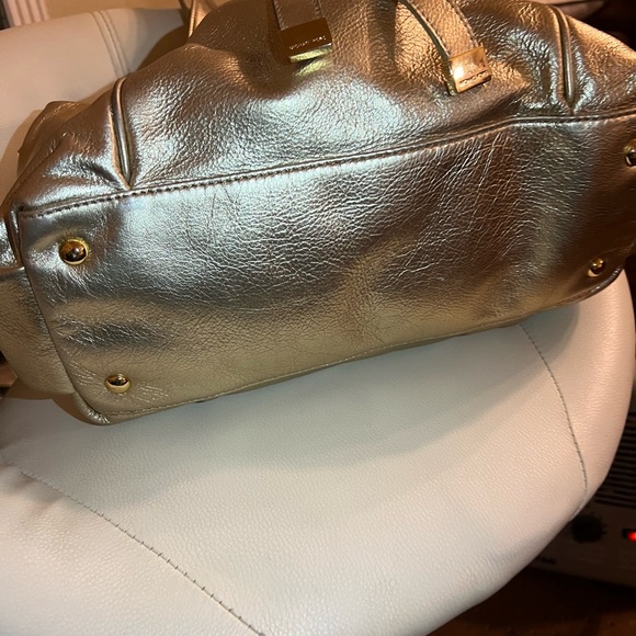 Michael Kors Gold Metallic Pebble Leather Shoulder Bag with gold hardware - Picture 8 of 16